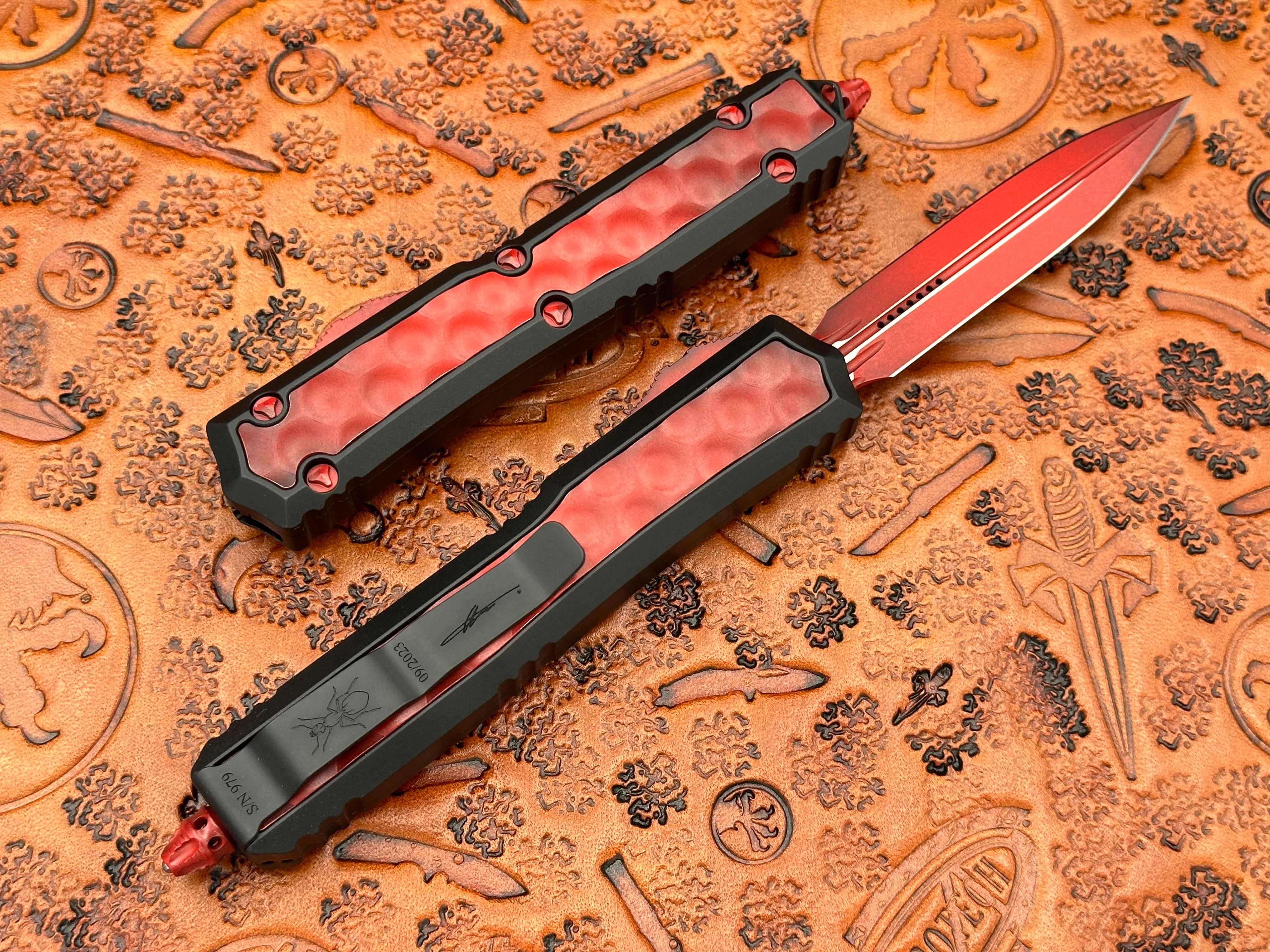 Microtech Knives Makora Double Edge Signature Series Weathered Red Bubble Inlay Nickel Boron Internals 206-1 BIWRDS - Tristar Edge