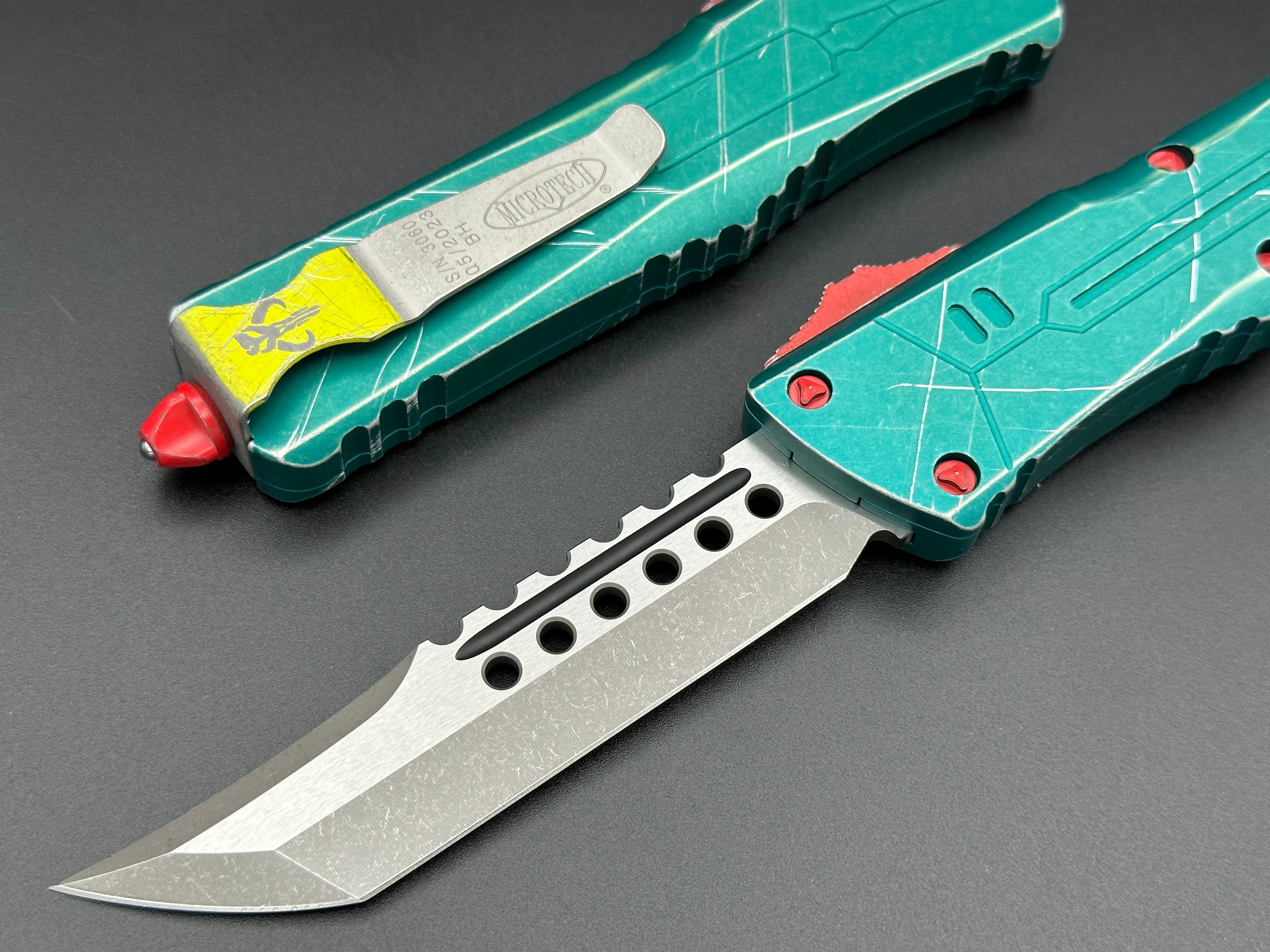Microtech Knives Combat Troodon Hellhound Bounty Hunter Signature Series 219-10BH - Tristar Edge